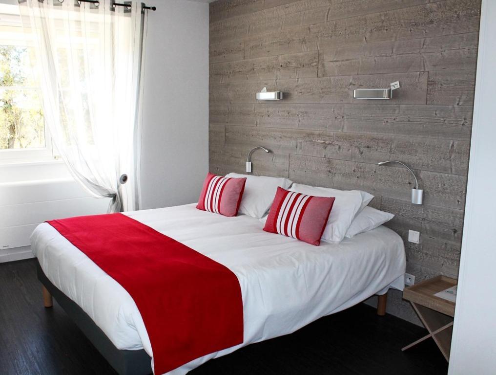 Logis Hotel "Ici M'Aime" Rouvray  Eksteriør billede