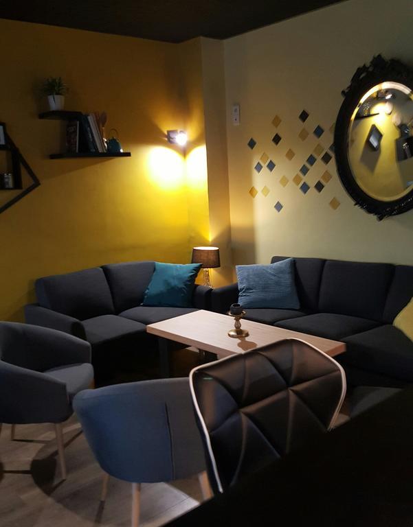 Logis Hotel "Ici M'Aime" Rouvray  Eksteriør billede