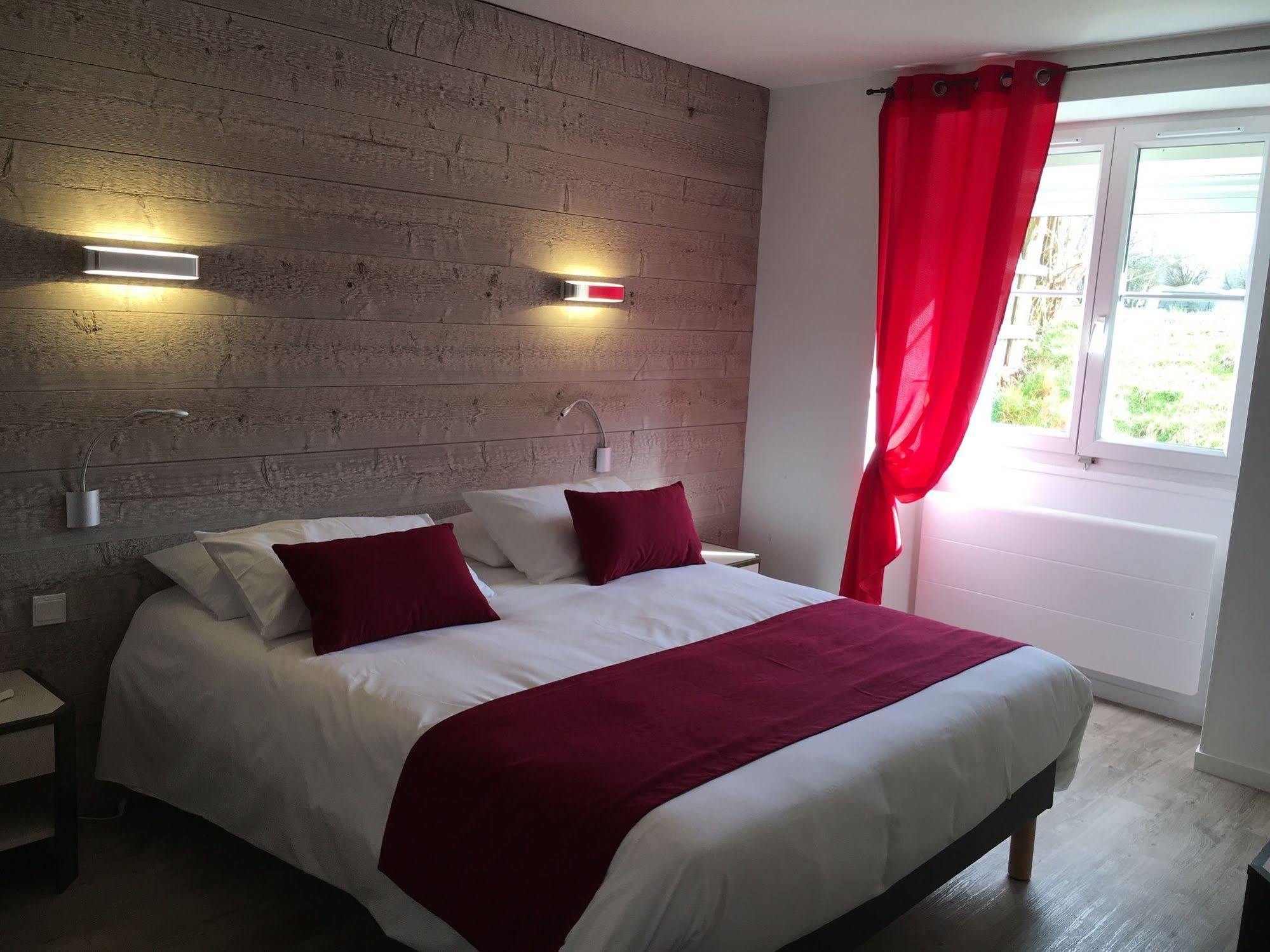 Logis Hotel "Ici M'Aime" Rouvray  Eksteriør billede